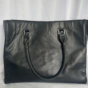ARDENE BLACK FAUX LEATHER SHOULDER BAG
